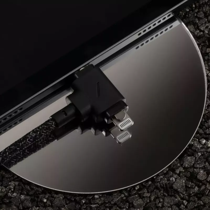 Cavo USB-C Native Union Belt cavo Duo 1,5 m USB‑C a USB‑C/Lightning nero