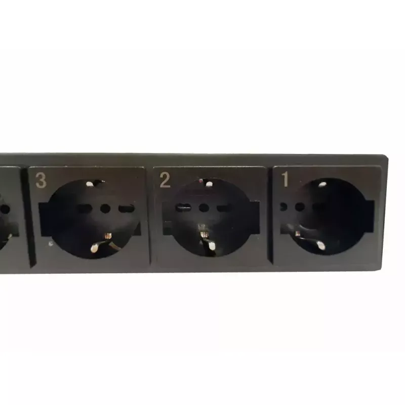 Ciabatta Techly 8 prese rack 19 pollici con 8 interruttori ON/OFF 1,5HE