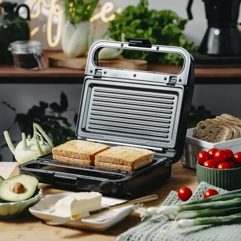 Sandwich maker 2-in-1 Adler AD 3070b — 850 W, 2 piastre, nero