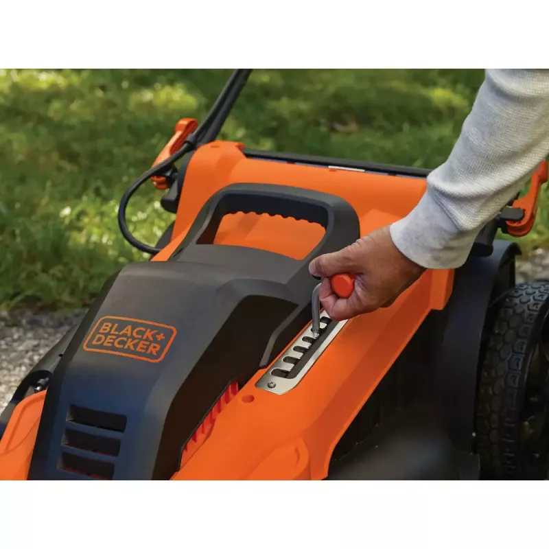 Rasaerba a spinta Black & Decker LM2000-QS