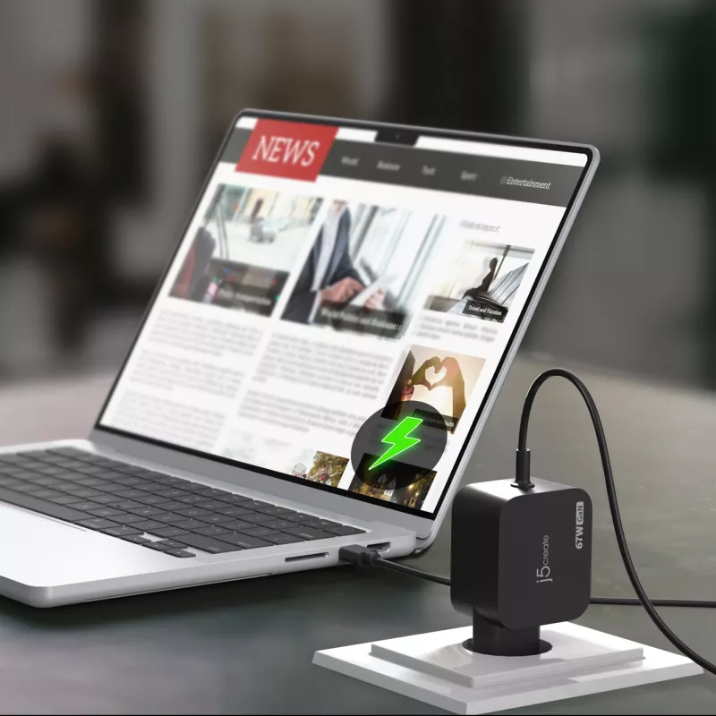 j5create JUP1565DCE3A-EN caricabatterie mini 67W GaN PD USB-C® con 3 tipi di connettori DC - EU