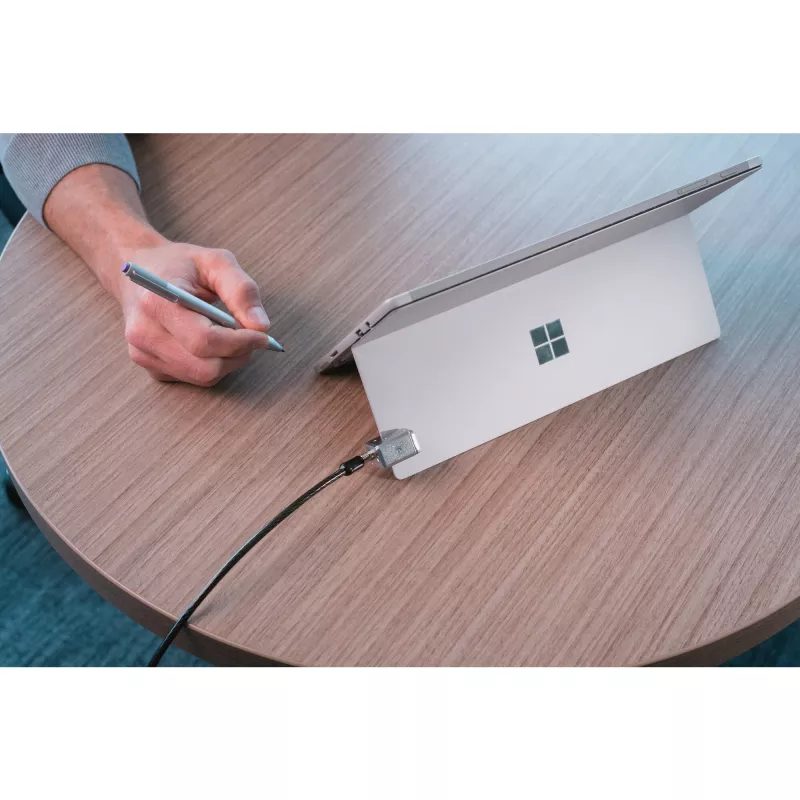 Kensington lucchetto con cavo a chiave per Surface Pro e Surface Go, 1,8 m, Kensington, chiave, acciaio al carbonio, nero, argento