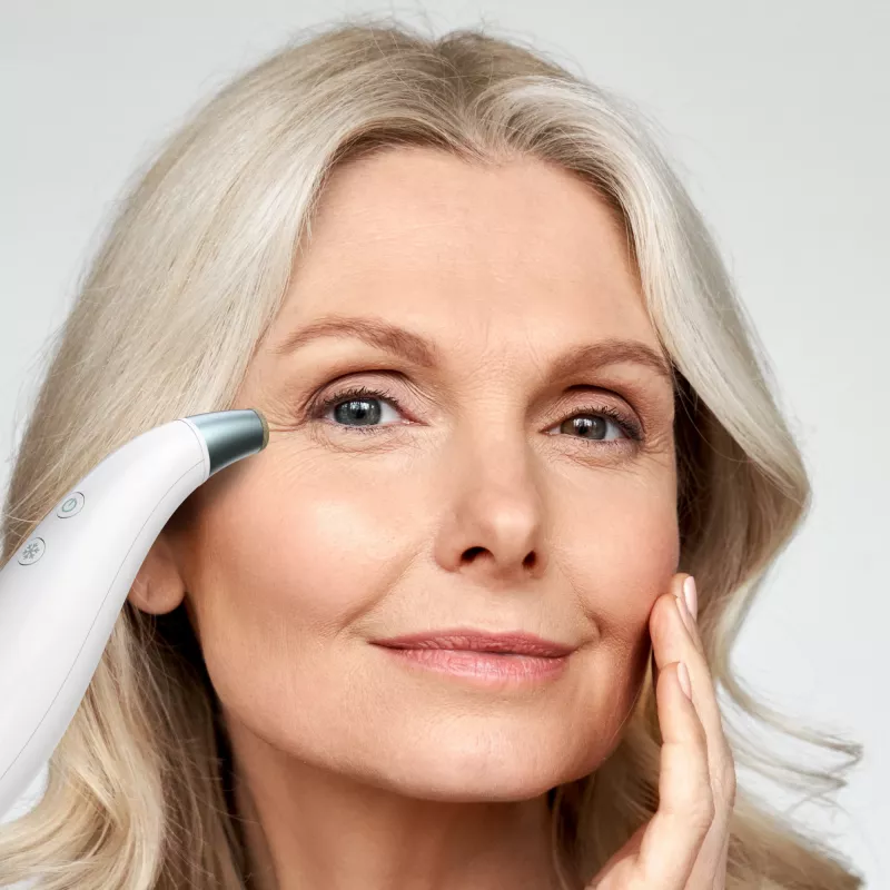 Dispositivo per la cura della pelle HoMedics MD-1000-EU2 microdermoabrasione a vuoto bianco
