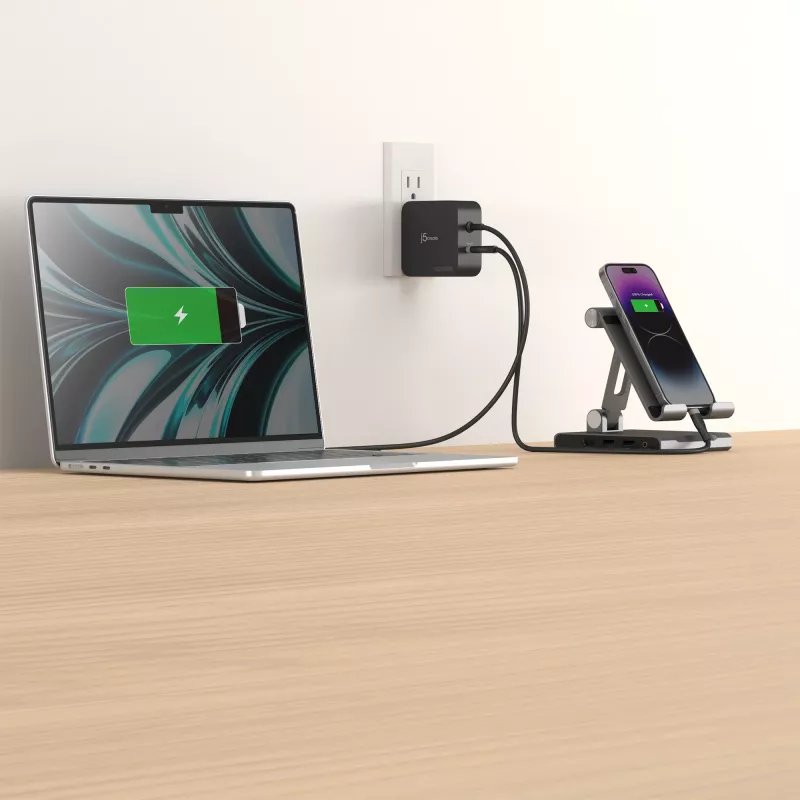 j5create caricabatterie 102W GaN PD USB-C 2 porte con spine intercambiabili