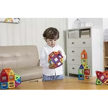 Magformers Magnetic Blocks Basic set da 30 pz. di MAGFORMERS — giocattolo magnetico da costruzione da 30 pezzi