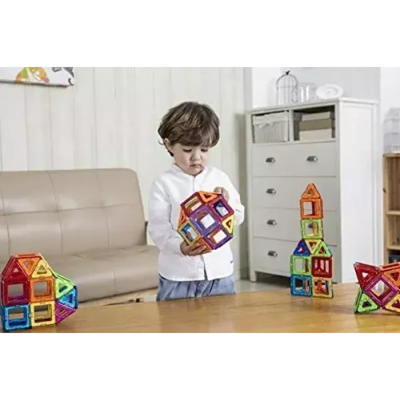 Magformers Magnetic Blocks Basic set da 30 pz. di MAGFORMERS — giocattolo magnetico da costruzione da 30 pezzi