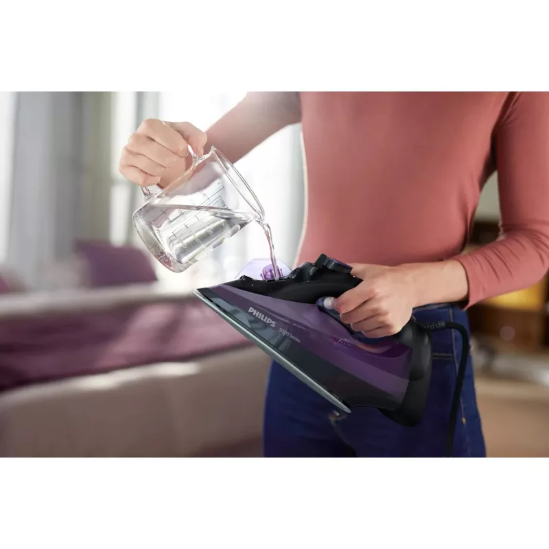 Ferro da stiro a vapore Philips DST5030/80 — 2400 W, piastra SteamGlide Plus, serbatoio acqua 0,32 l, cavo 2 m