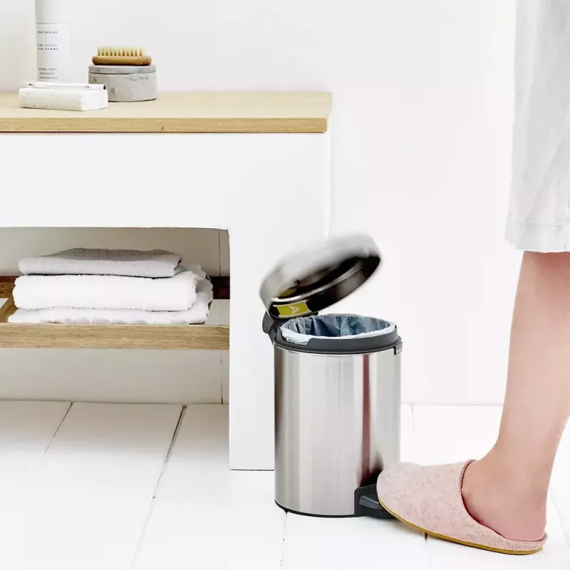 Pattumiera con pedale Brabantia newIcon rotonda acciaio inox spazzolato
