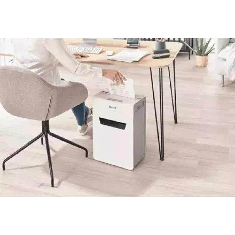 Distruggidocumenti LEITZ IQ Protect Premium 6M P5 – taglio micro, 18 L, controllo touch, 351×204×355 mm