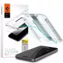 Spigen iPhone 15 Glas.tR EZ Fit protezione display in vetro temperato trasparente