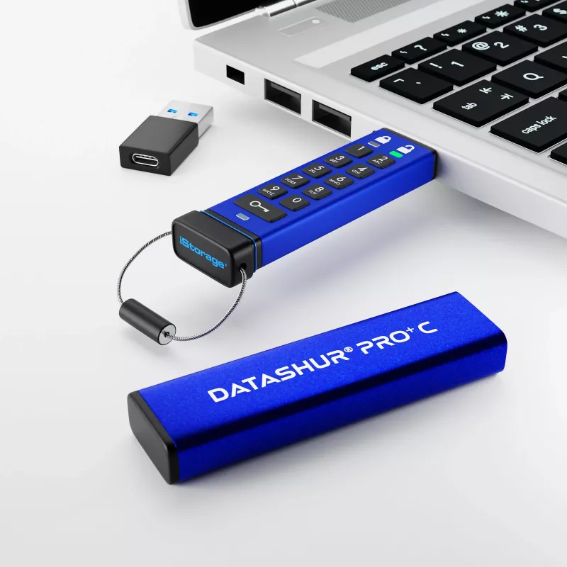 iStorage datAshur PRO+C 128GB | certificato FIPS 140-3 Level 3 | unità USB Type-C sicura | crittografia hardware AES-XTS 256 bit | protetta da PIN | adattatore Type-C-a-A incluso