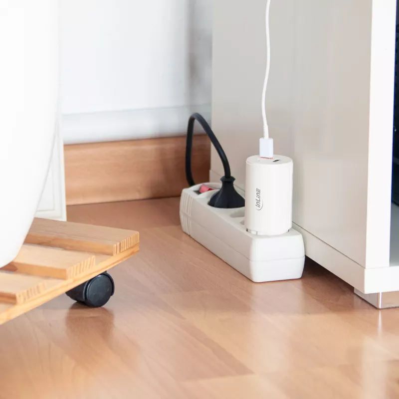 InLine alimentatore USB PD, caricabatterie GaN, 3 porte, Dual-USB-C + USB-A, 65W, bianco