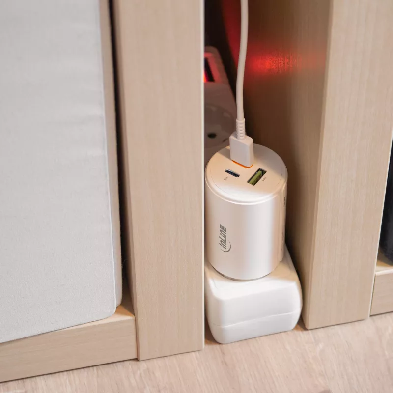 InLine alimentatore USB PD, caricabatterie GaN, 3 porte, Dual-USB-C + USB-A, 65W, bianco
