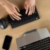 R-Go Tools tastiera ergonomica R-Go Compact Break, tastiera compatta con software per pause, QWERTY (IT), Bluetooth, nero