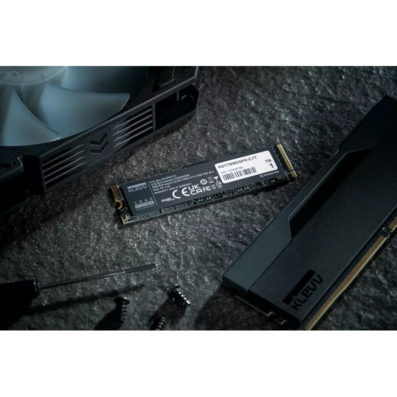 Unità SSD KLEVV 1 TB M.2 2280 PCIe Gen3 NVMe K01TBM2SP0-C7T