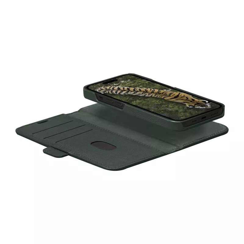 Custodia folio dbramante1928 New York per iPhone 15 Pro, tinta unita verde, 3 scomparti per carte