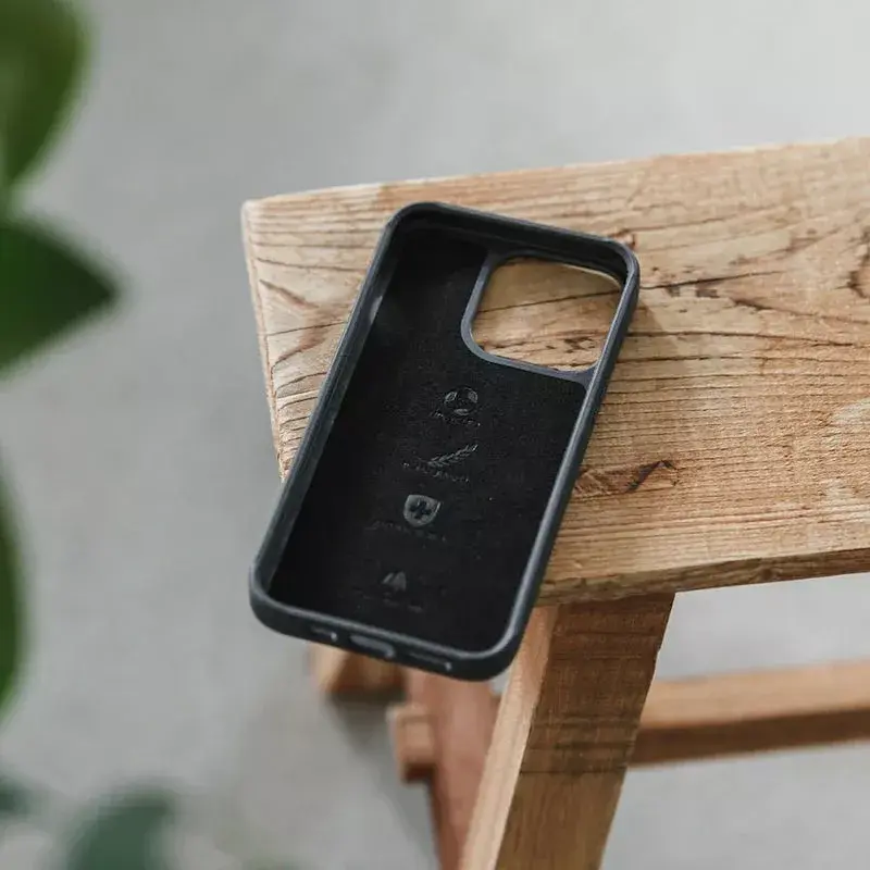 Woodcessories Bio Case custodia per cellulare cover nero iPhone 14 Plus 17 cm