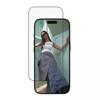 Pellicola protettiva per schermo PanzerGlass SAFE. by per iPhone 17 Pro — pellicola PET ultra-wide con cornice nera, applicazione a secco, antigraffio e antiurto