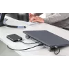 Manhattan dock/hub USB-C con lettore di schede e MST, porte (x7): Ethernet, HDMI (x2 4K@60Hz), USB-A (x3) e USB-C, con Power Delivery (PD) 100 W – richiede caricabatterie USB-C esterno (non incluso). Alimentato via USB (nessun alimentatore esterno necessario) se PD non viene utilizzato