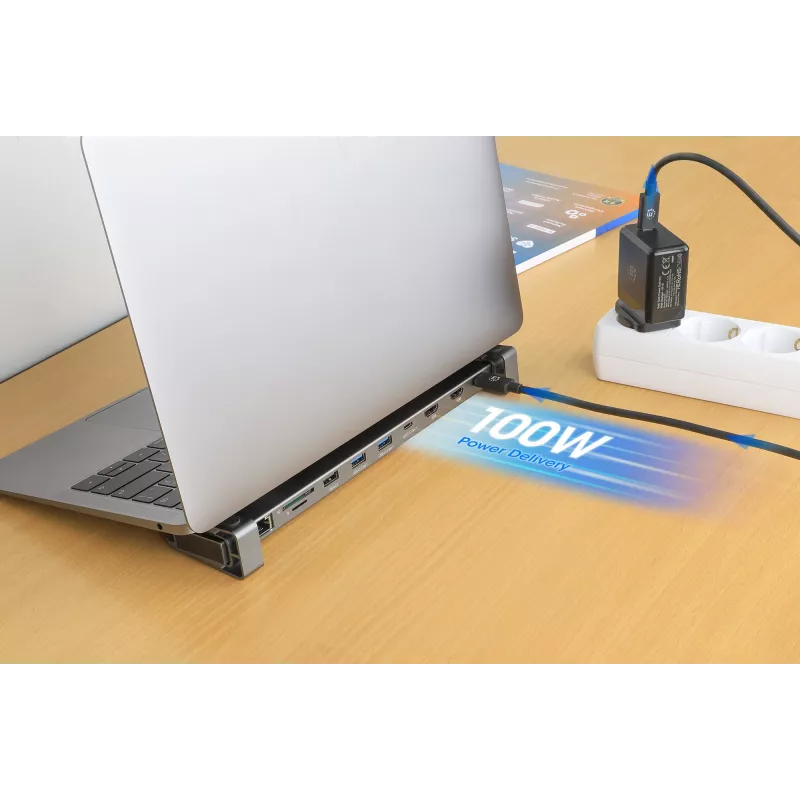 Manhattan dock/hub USB-C con lettore di schede e MST, porte (x7): Ethernet, HDMI (x2 4K@60Hz), USB-A (x3) e USB-C, con Power Delivery (PD) 100 W – richiede caricabatterie USB-C esterno (non incluso). Alimentato via USB (nessun alimentatore esterno necessario) se PD non viene utilizzato