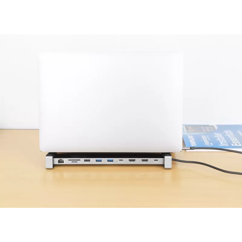 Manhattan dock/hub USB-C con lettore di schede e MST, porte (x7): Ethernet, HDMI (x2 4K@60Hz), USB-A (x3) e USB-C, con Power Delivery (PD) 100 W – richiede caricabatterie USB-C esterno (non incluso). Alimentato via USB (nessun alimentatore esterno necessario) se PD non viene utilizzato