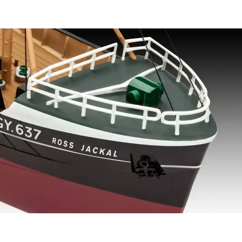 Modello peschereccio Revell North Sea Trawler