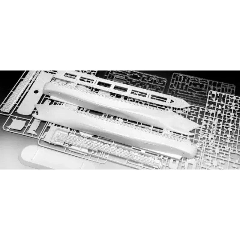 Modello nave passeggeri REVELL Queen Mary 2 kit, scala 1:700
