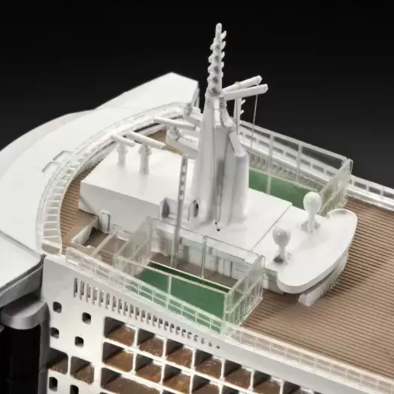 Modello nave passeggeri REVELL Queen Mary 2 kit, scala 1:700
