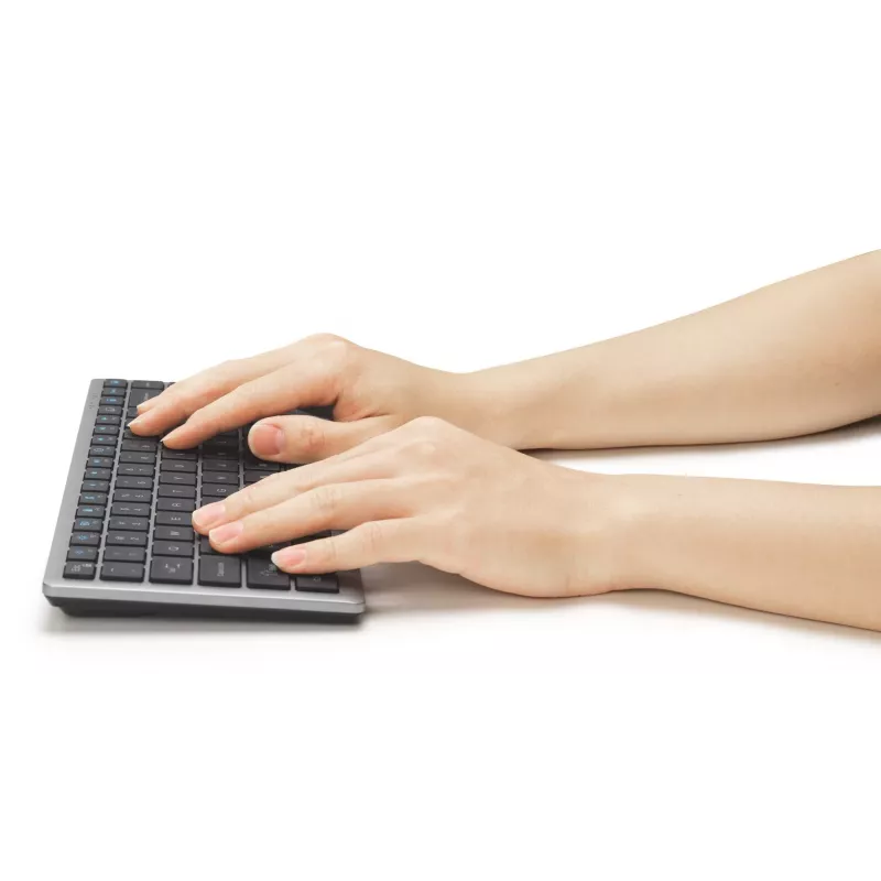 Tastiera compatta ricaricabile per più dispositivi Kensington KB435 EQ