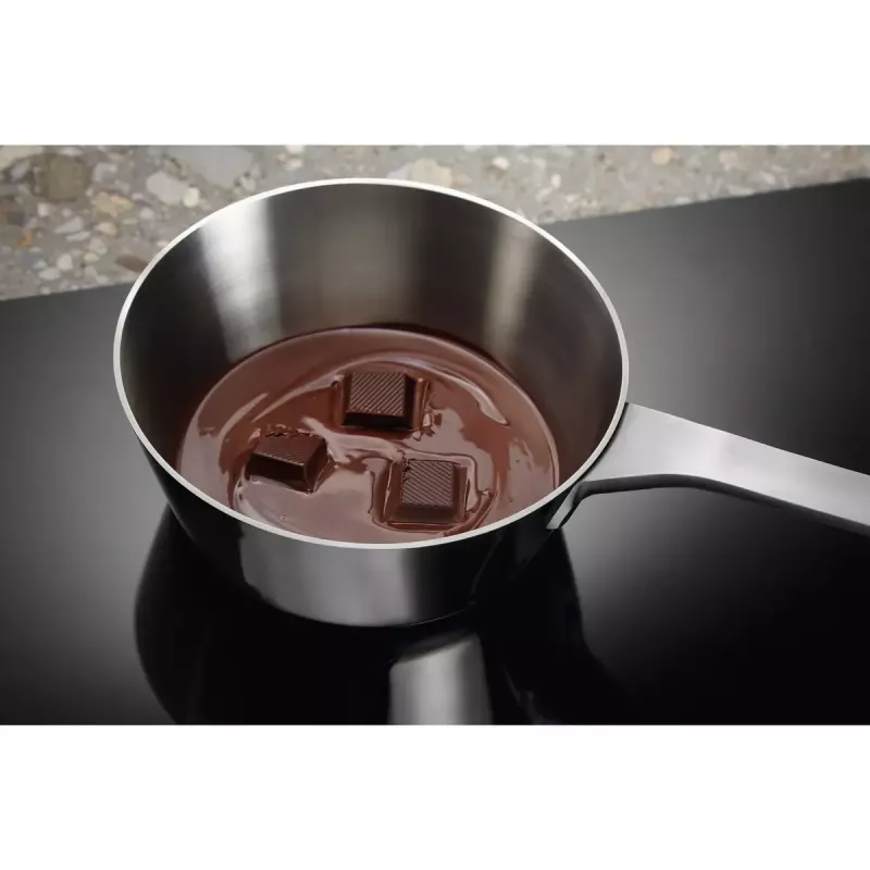Electrolux EIV734 piano cottura a induzione da incasso nero 68 cm di larghezza 4 zone
