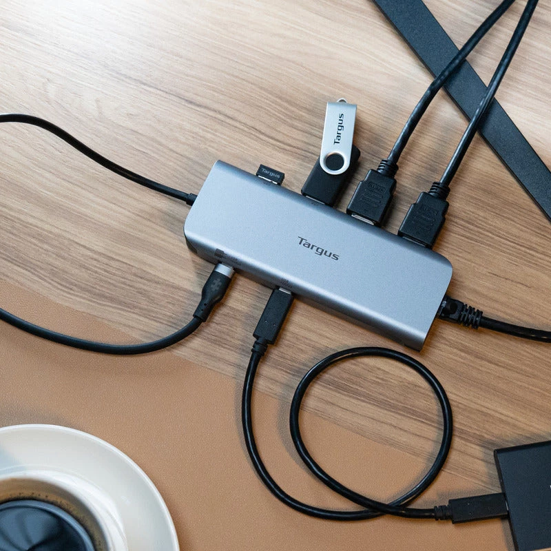 Targus Dual Video Mobile Dock con 140W EPR Pass-Thru, con filo, USB 3.2 Gen 2 (3.1 Gen 2) Type-C, 140 W, 1000 Mbit/s, grigio, 10 Gbit/s