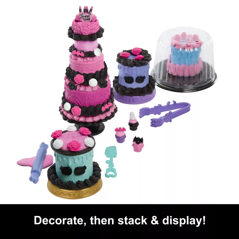 Monster High Scary Sweet Birthday Cake Kit con bambola Clawdeen Wolf e oltre 20 accessori decorativi
