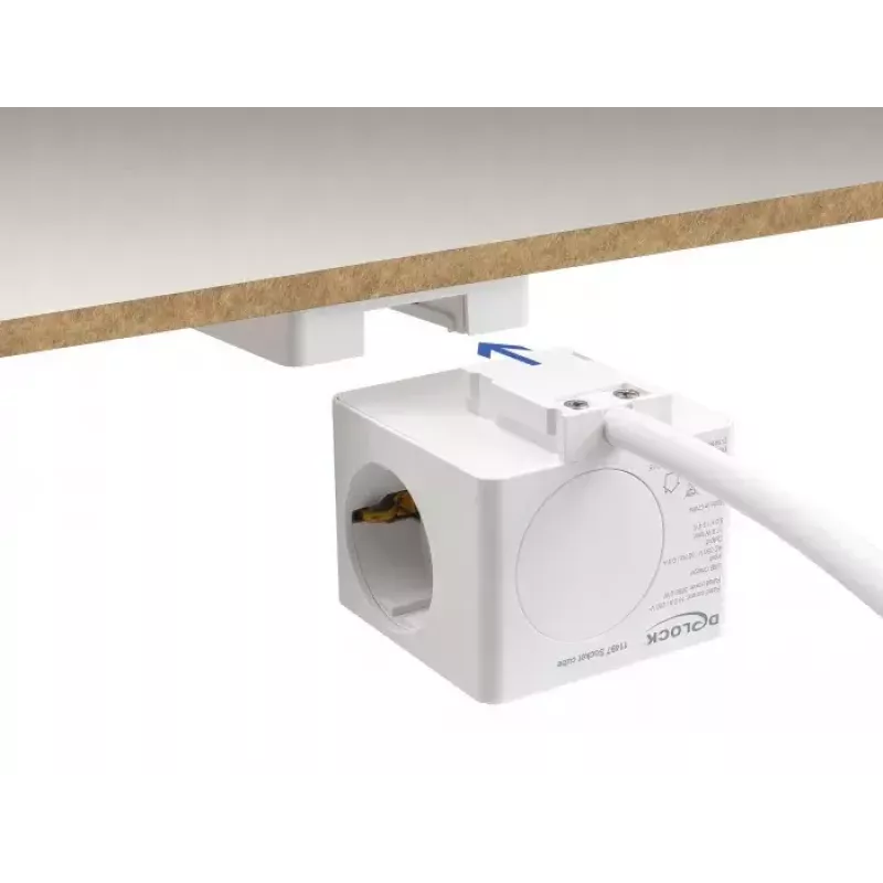 DeLOCK 11497 Cubo presa a 3 vie con cavo di prolunga da 1,5 m, caricatore USB, protezione bambini, bianco
