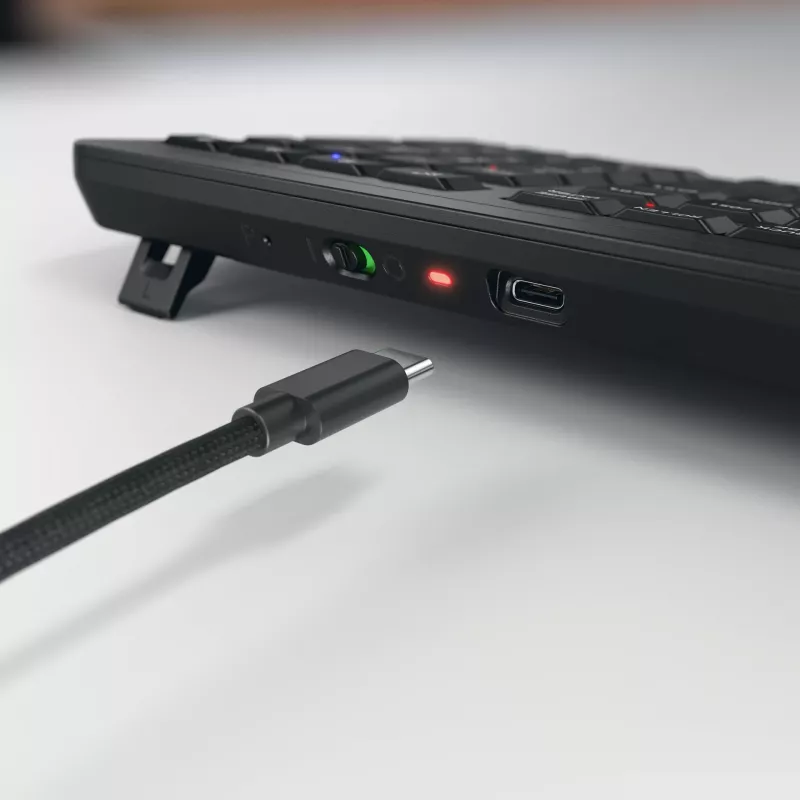 Tastiera Cherry Stream ultimate — full-size USB, RF wireless & Bluetooth, QWERTY inglese, retroilluminazione LED, nero
