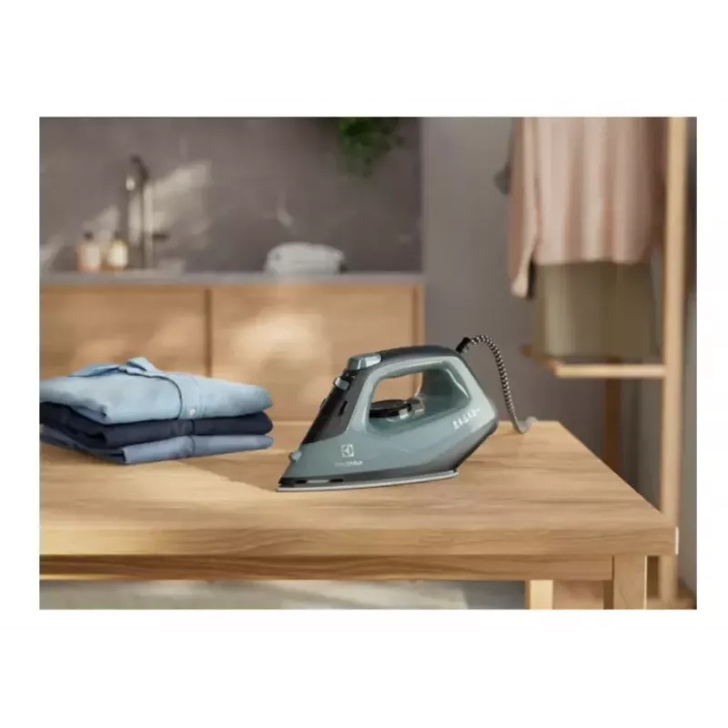 Ferro da stiro a vapore Electrolux E5SI2-6OG suola Glissium 2400 W nero, verde scuro