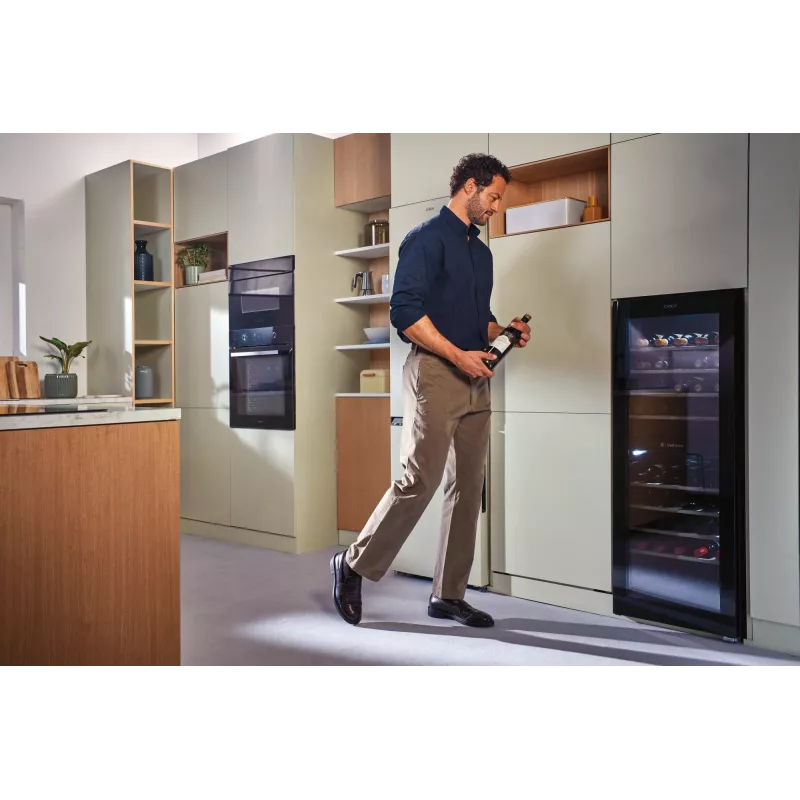 Candy CNWQ4G56G2 Cantinetta vini a compressore freestanding nero 56 bottiglie