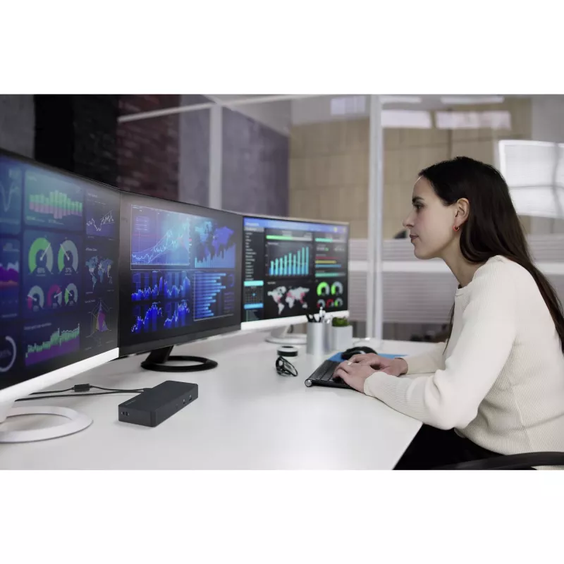 Kensington SD4843P EQ USB-C 10Gbps dock triple video driverless