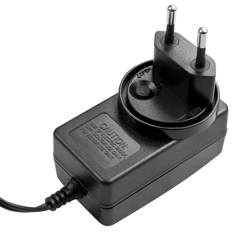 Lindy 73813 ECO Multi Country alimentatore switching 5 V DC 3 A, 15 W, 100–240 V