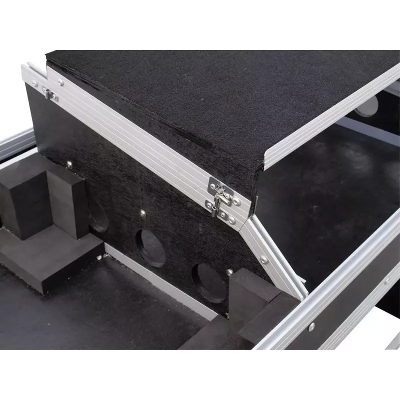 Hardcase Roadinger 30124208 per tavolo DJ in compensato nero argento