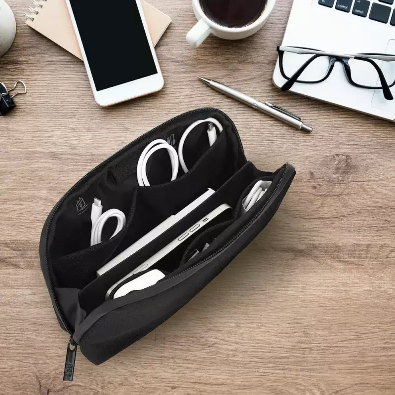 ACT City Accessory organizer da viaggio, realizzato in bottiglie di plastica riciclata