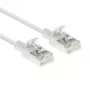 ACT bianco 0,5 m LSZH U/FTP CAT6A patch cable slimline per data center snagless con connettori RJ45