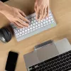 R-Go Tools Tastiera ergonomica R-Go Compact Break, tastiera compatta con software per pause, QWERTY (UK), Bluetooth, bianco