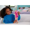 Bambola Barbie Fun & Fancy Hair con capelli biondi multicolore extra lunghi e accessori per lo styling