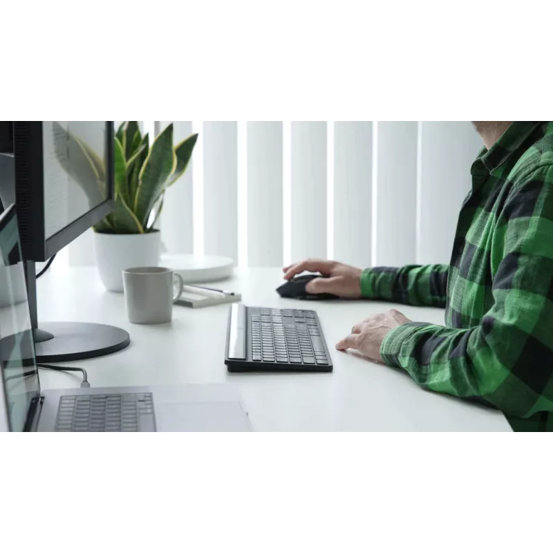 Targus Sustainable Energy Harvesting EcoSmart tastiera universale Bluetooth QWERTZ tedesco nero