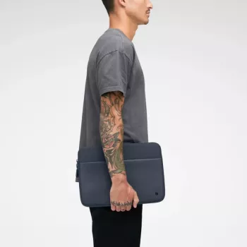 Incase A.R.C. Sleeve con ReSpun 100% poliestere riciclato per laptop 14 pollici (M1-M4, 2021-2024)