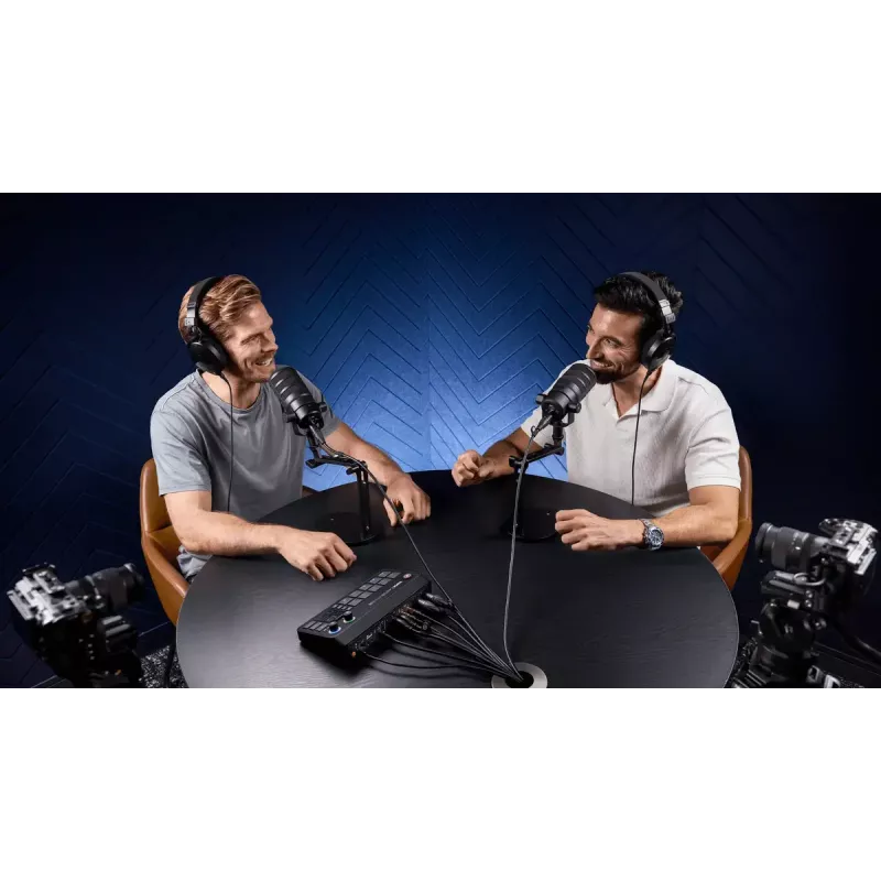 Console di produzione multicanale per podcast e livestream Rode RodeCaster Video S RCVS-E – touchscreen, Wi-Fi, Bluetooth 5.3, 5x USB-C, 3x ingresso HDMI, 1x uscita HDMI, microSD