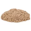 Kinetic Sand, 5,5 lbs (2,5 kg) sabbia gioco marrone naturale per arte e fai da te, sabbiera, Amazon Exclusive (confezione può variare), giocattoli sensoriali modellabili, da 3 anni