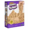 Kinetic Sand, 5,5 lbs (2,5 kg) sabbia gioco marrone naturale per arte e fai da te, sabbiera, Amazon Exclusive (confezione può variare), giocattoli sensoriali modellabili, da 3 anni