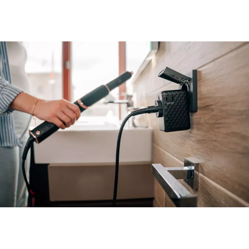 Verbatim Charge 'n' Travel 170W adattatore universale da viaggio nero