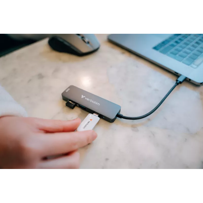 Verbatim USB-C Essentials hub multiporta 4 porte: HDMI, USB-C PD, USB-A 3.2 Gen 1, USB-A